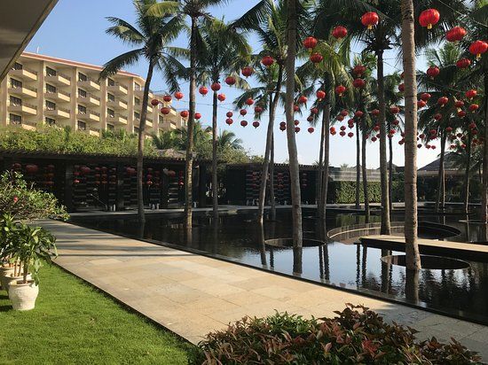 Crowne International Club