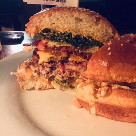 Tikhiy Bar Pryamo nad Kuperom