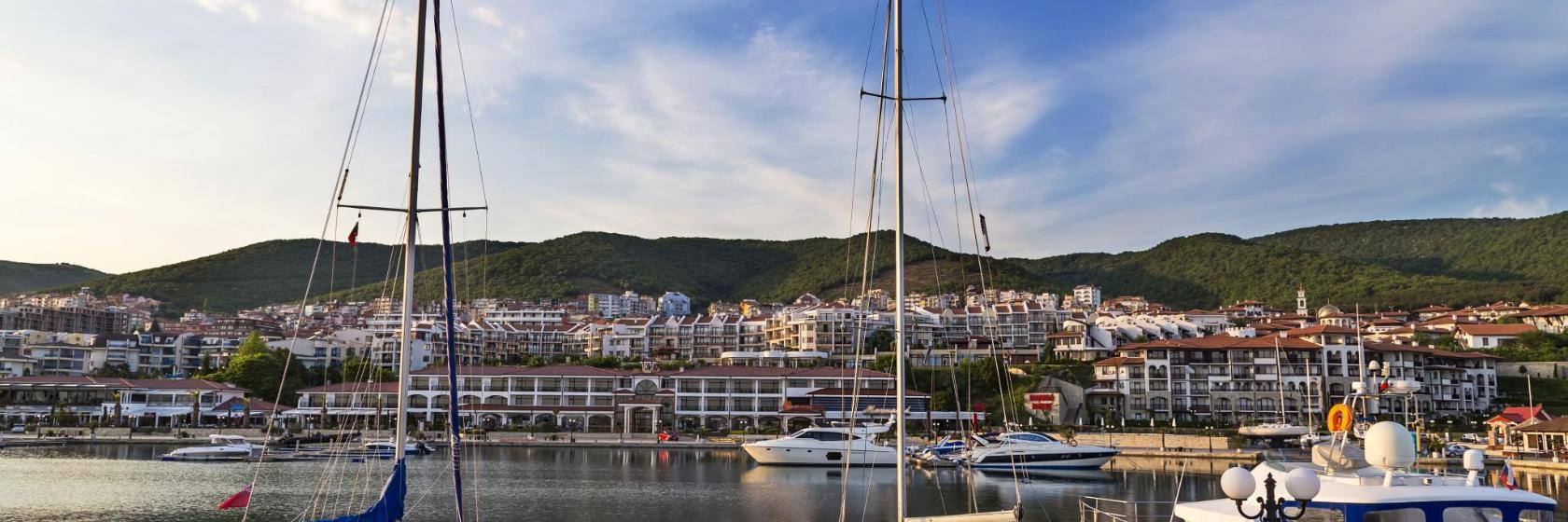 Пристань для яхт Діневі