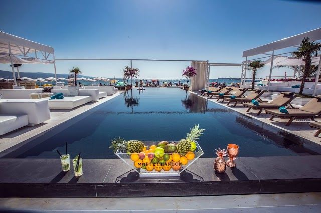 Пляжний клуб Bedroom