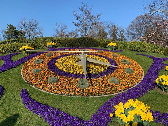 Квітковий годинник