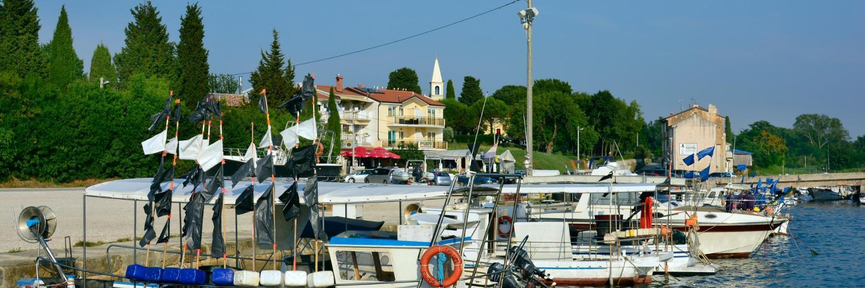 Набережна Рива селища Савудрія