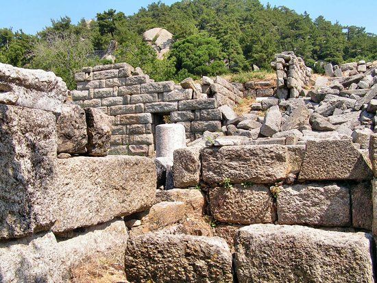 Руїни Педаса