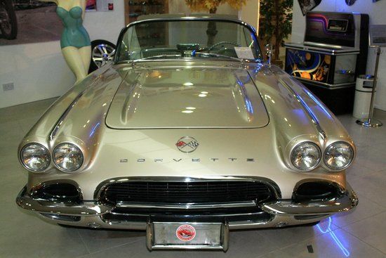 Музей класичних автомобілів